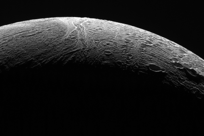 Saturn's Geyser Moon Enceladus Amazes in Final Flyby Photos